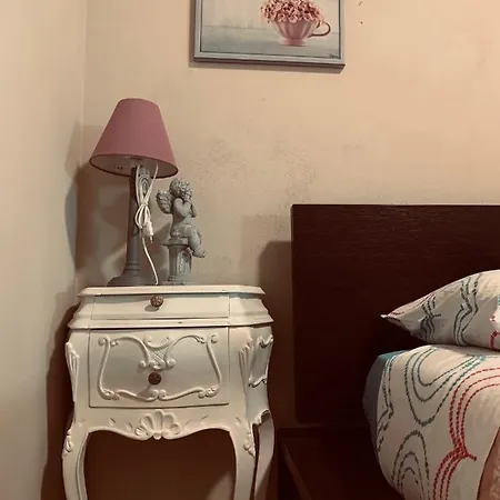 Zoe جرافيلونا توتشه